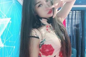 蜀山苗条中项语霏